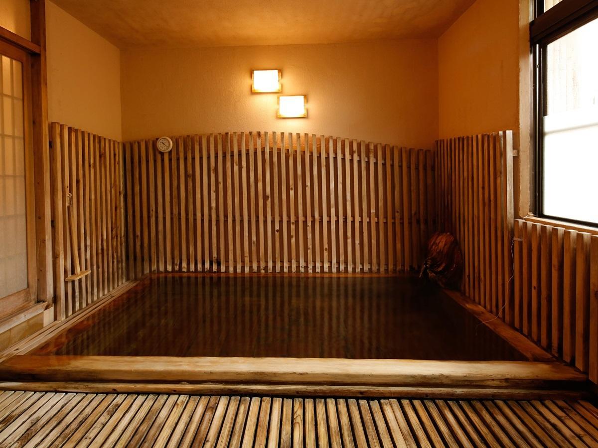 源泉掛け流しの宿albergo湯楽 Yugawara Eksteriør billede