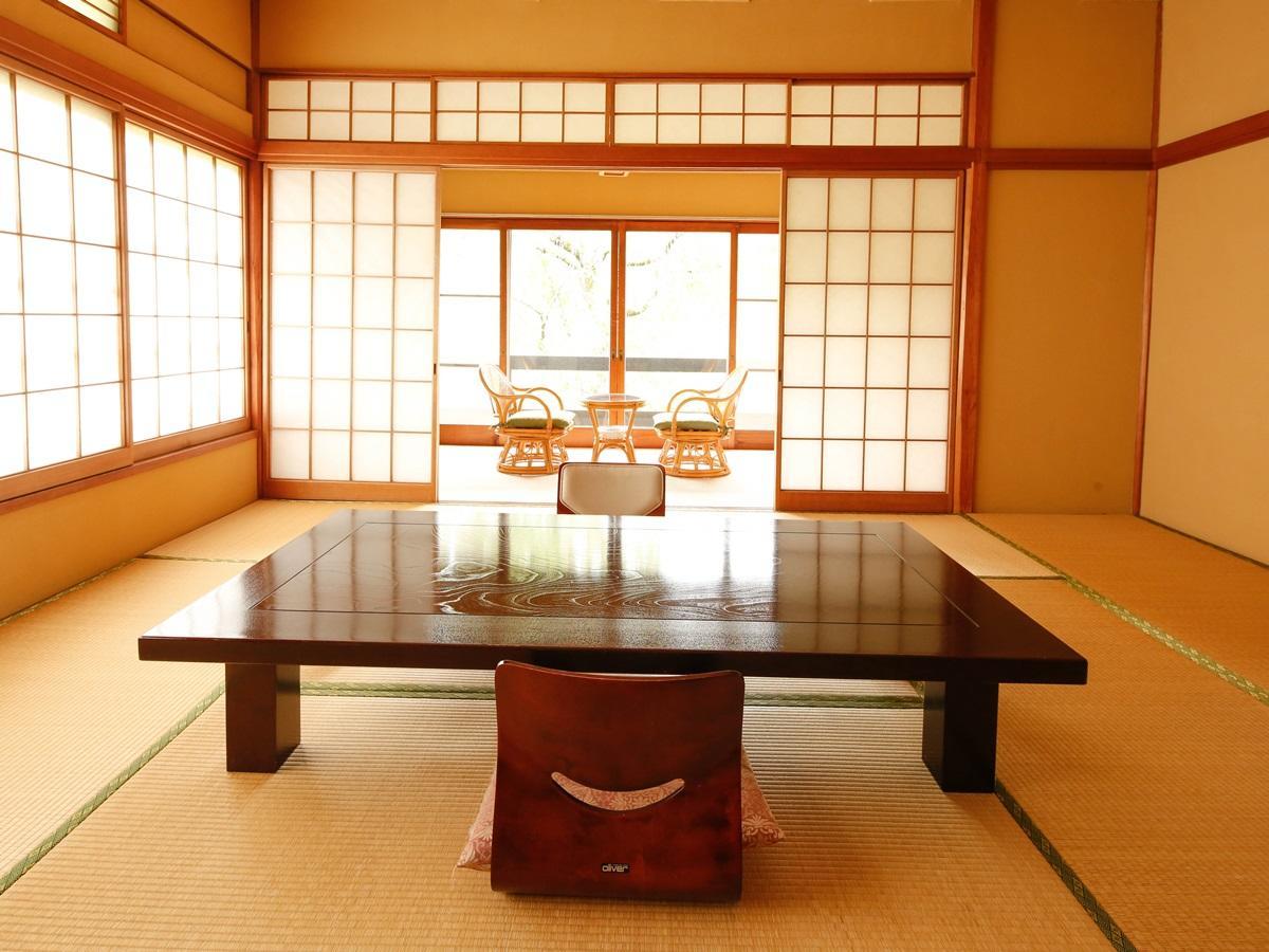 源泉掛け流しの宿albergo湯楽 Yugawara Eksteriør billede