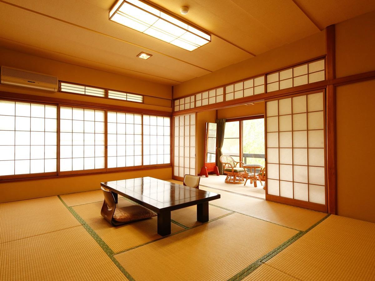 源泉掛け流しの宿albergo湯楽 Yugawara Eksteriør billede