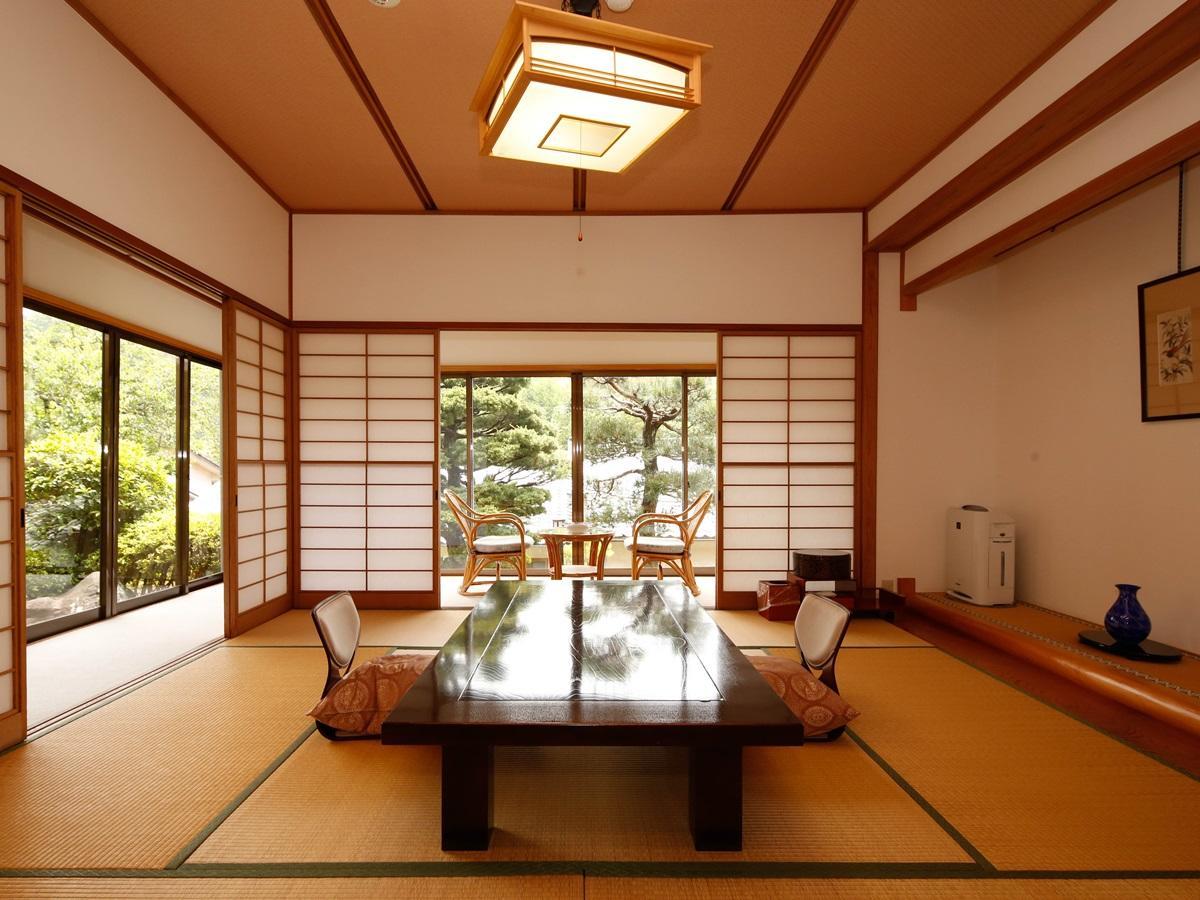 源泉掛け流しの宿albergo湯楽 Yugawara Eksteriør billede