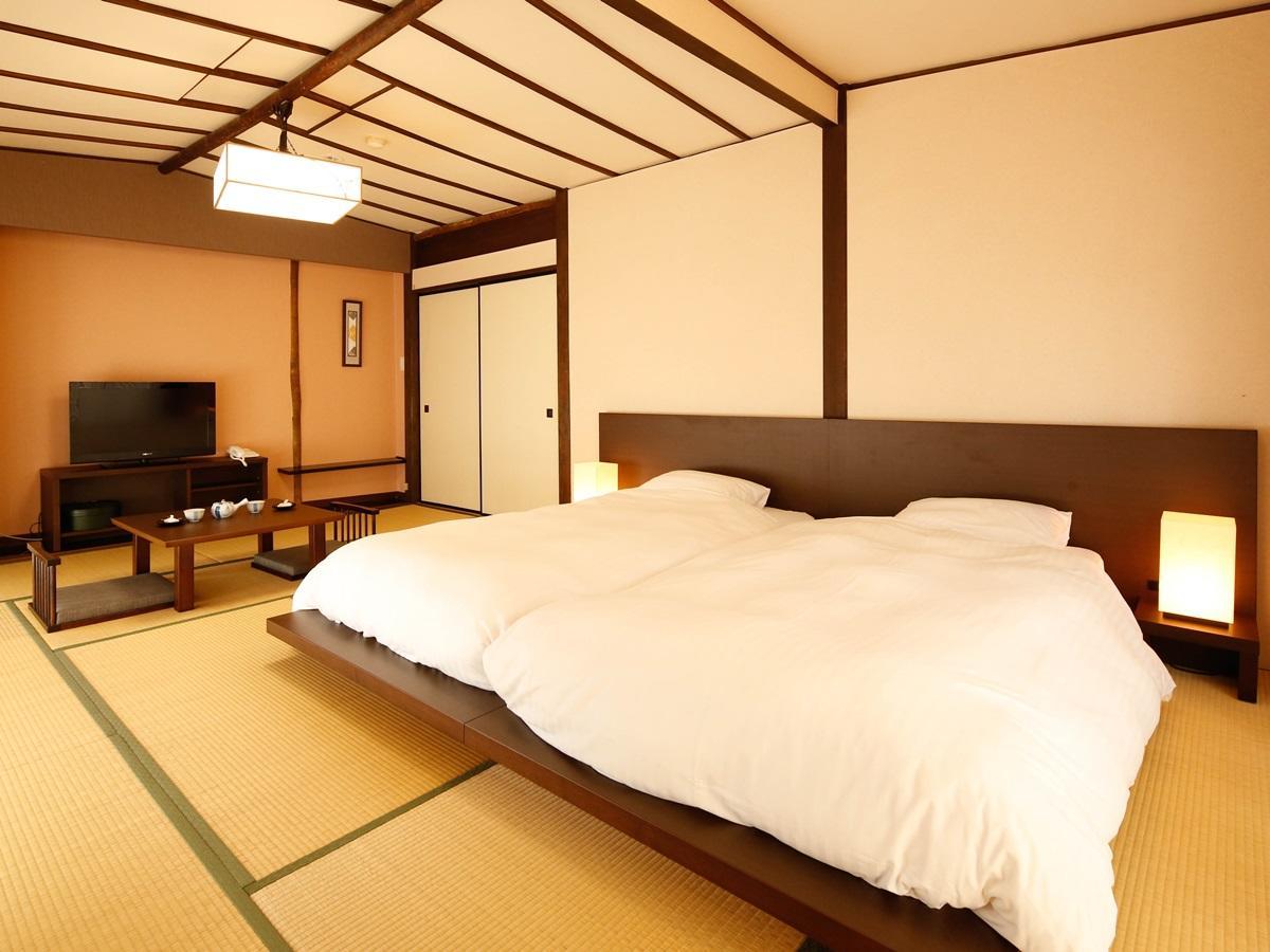 源泉掛け流しの宿albergo湯楽 Yugawara Eksteriør billede
